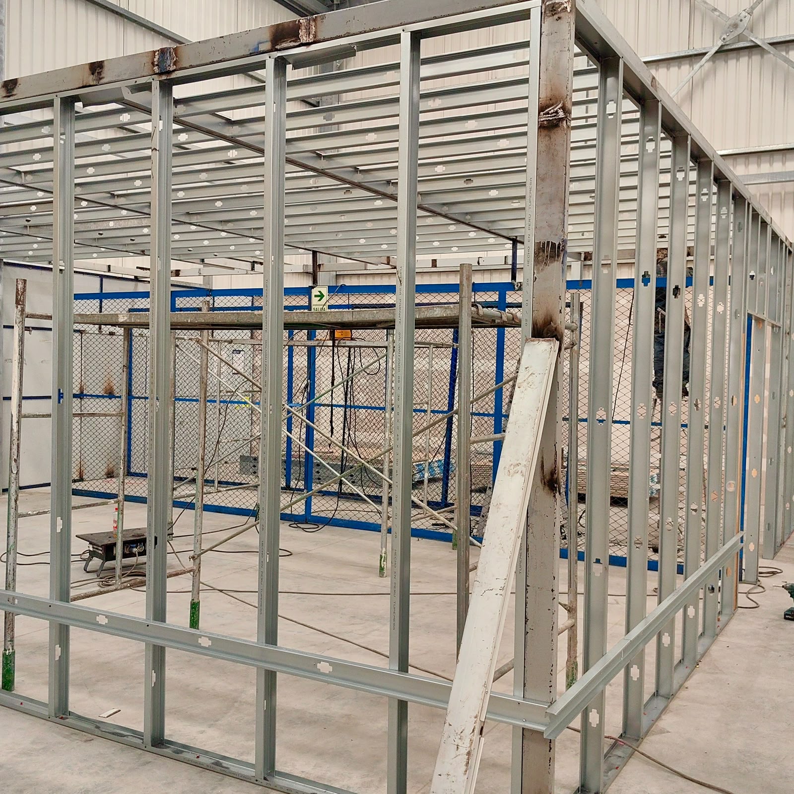 Trabajo de construcción realizado por BASHITECK